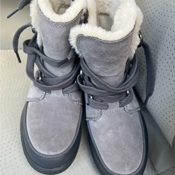 Womens Sorel boots - Picture 4 of 5